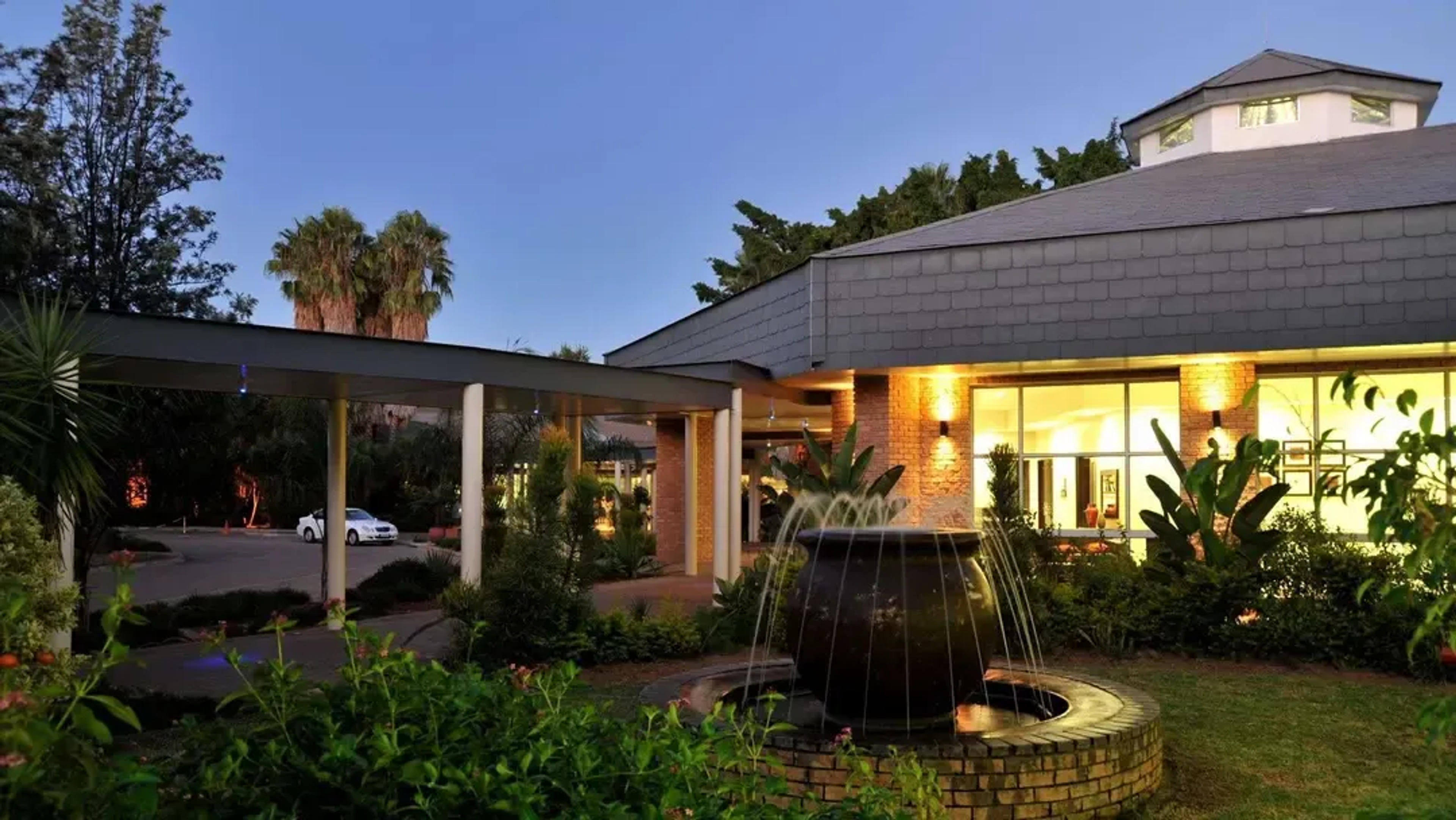 large_focal_Botswana_-_Lodge_Gabarone_-_exterior.webp