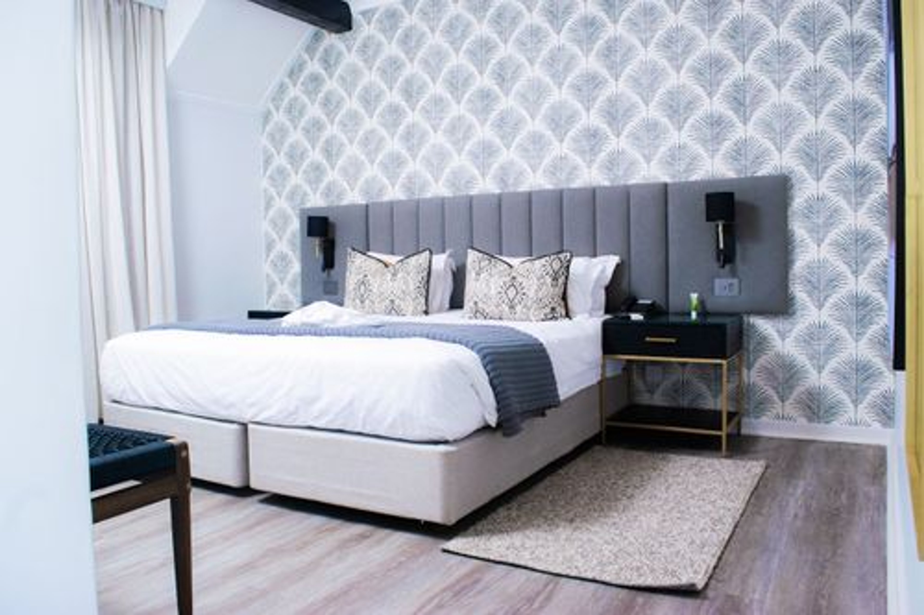 carousel-item-undefined