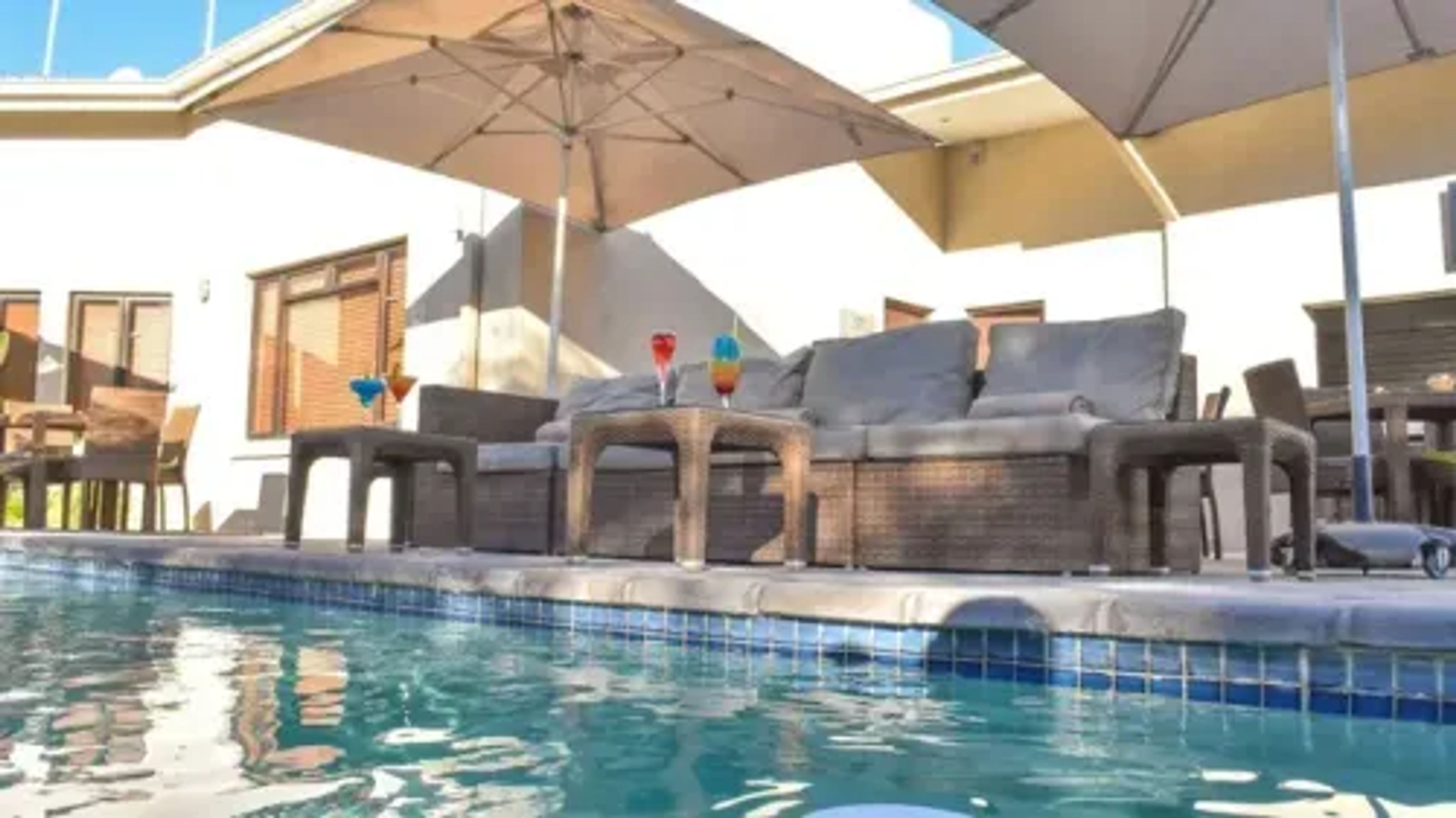 large_focal_Botswana_-_Maun_-_pool_2.webp