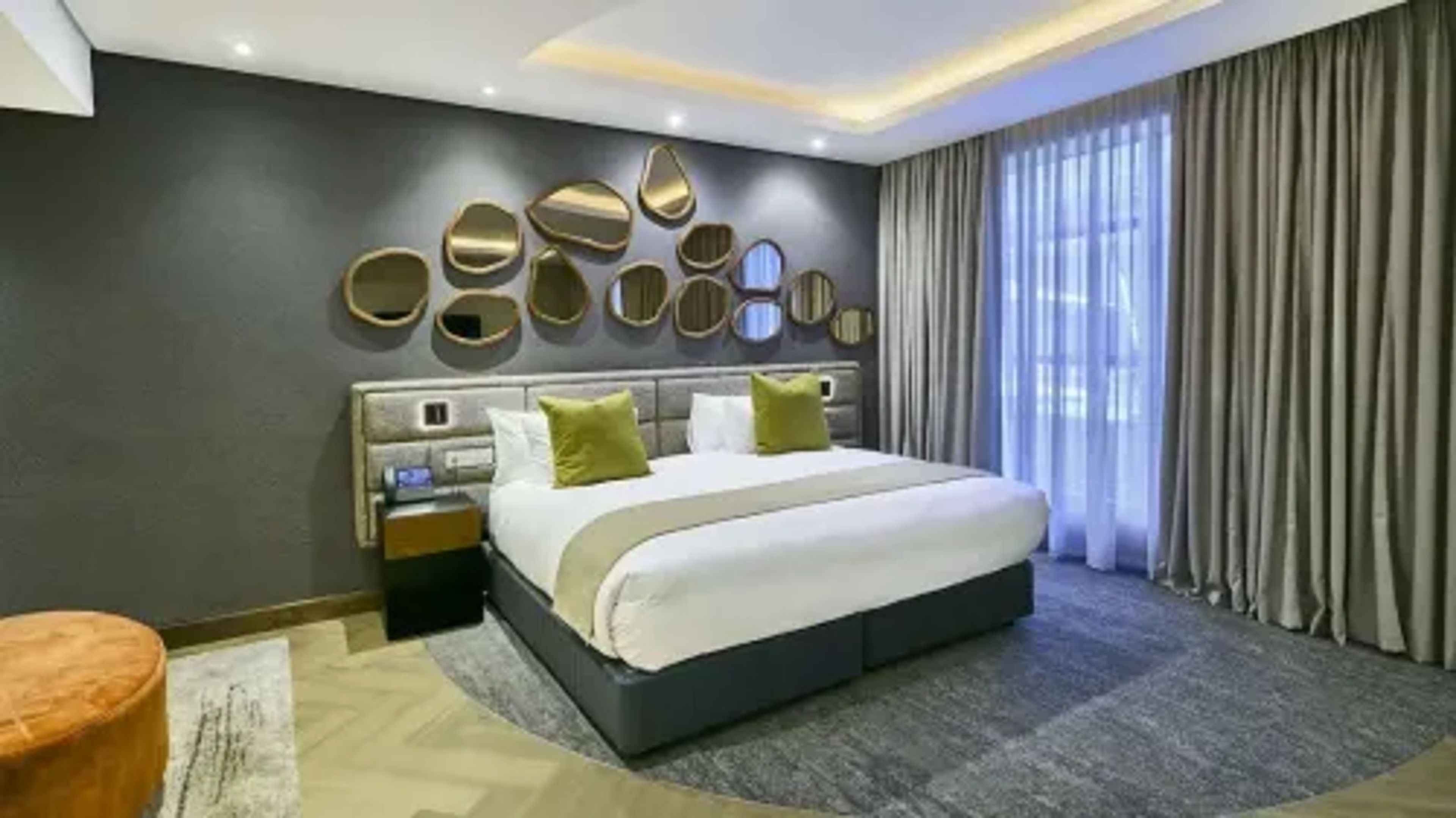 large_focal_CrestaGrande_JwanengPresSuit.webp
