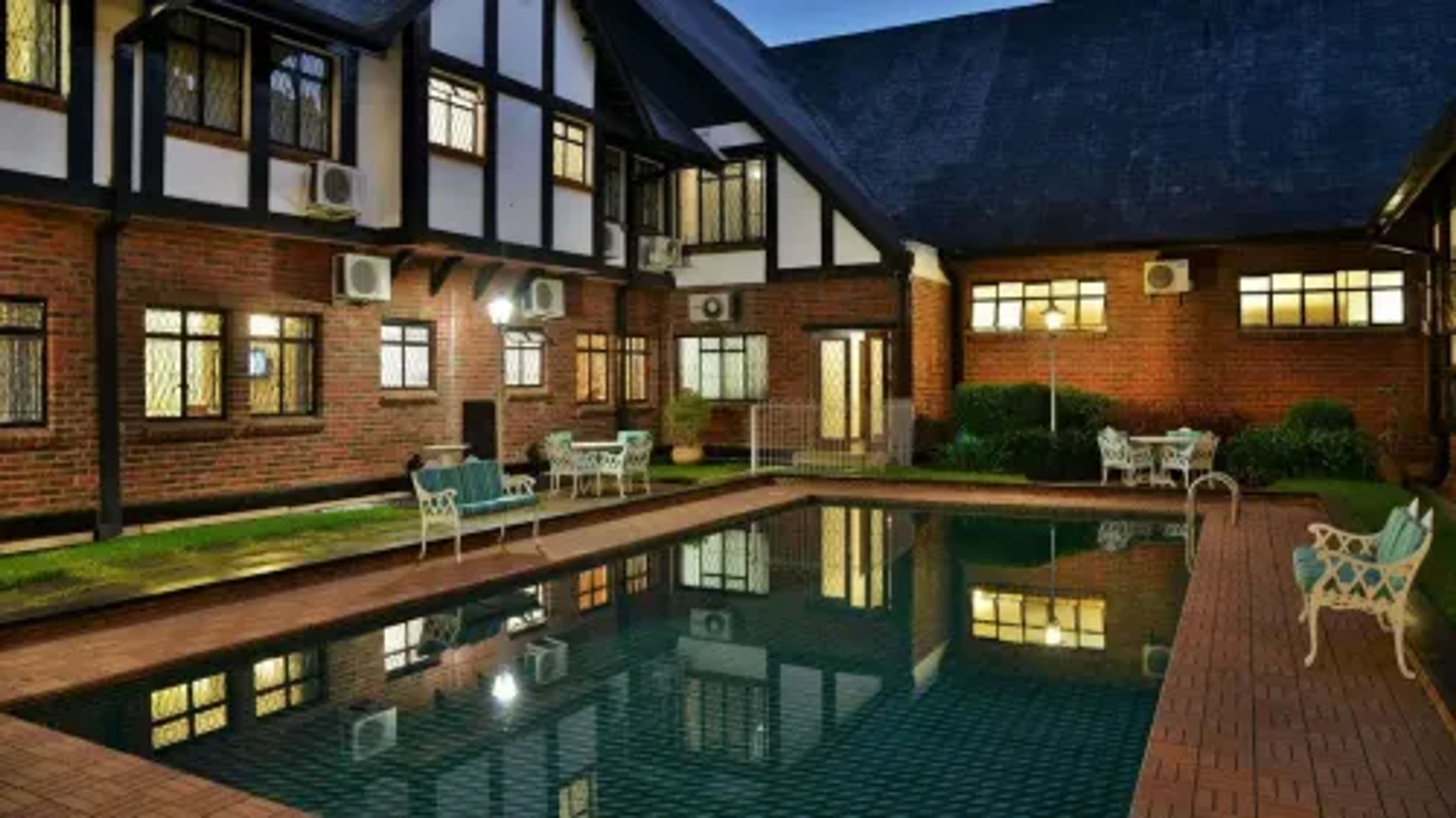large_focal_Zimbabwe_-_Churchill_-_pool_rs.webp