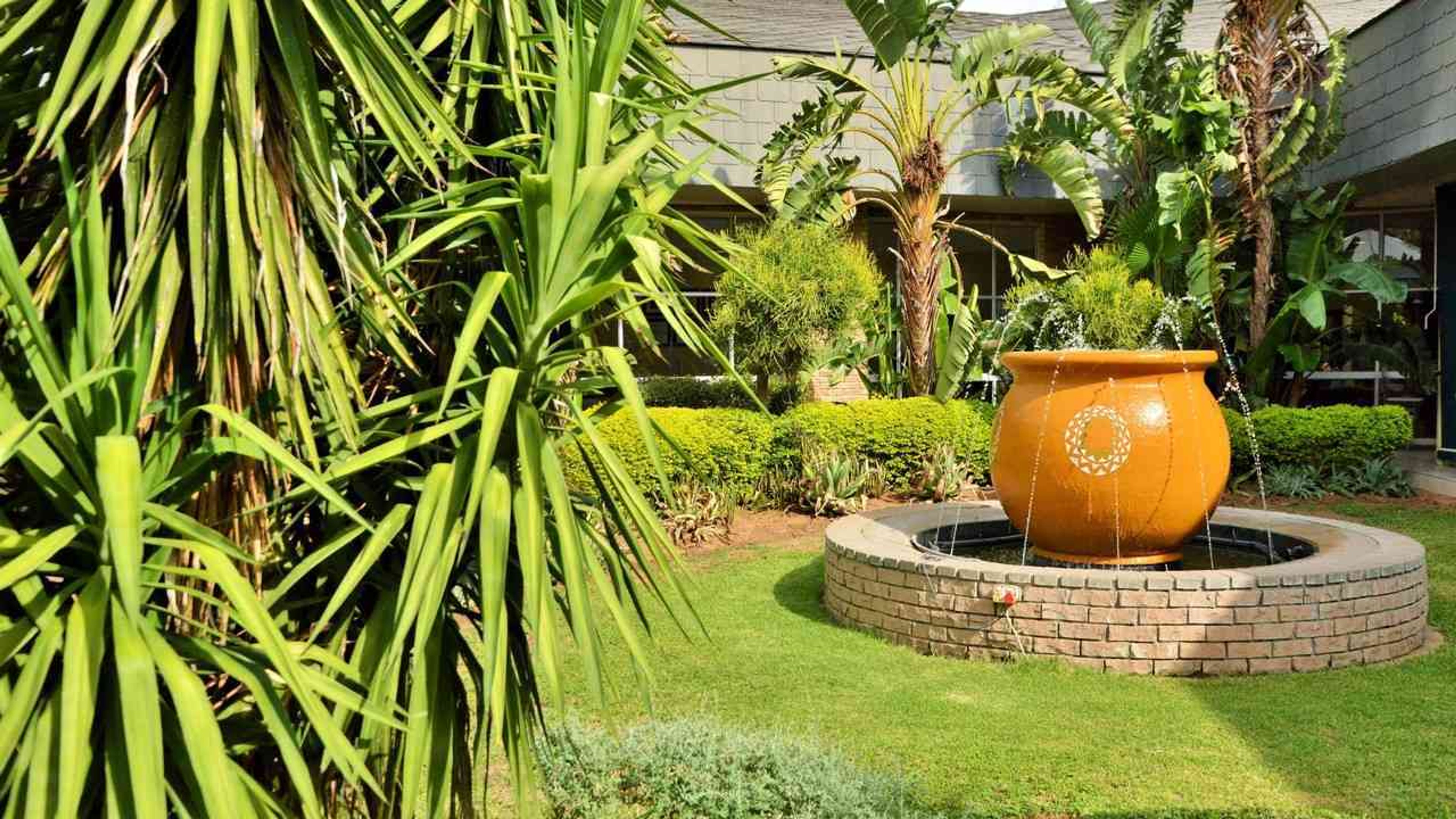 cresta-image-item-Cresta Lodge Gaborone Garden  3
